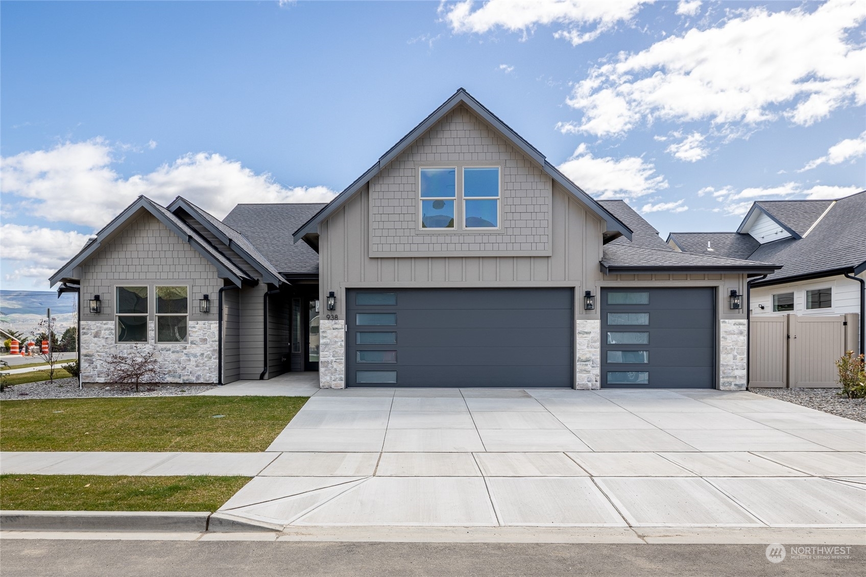Property Photo: 938 Racine Springs Drive WA 98801