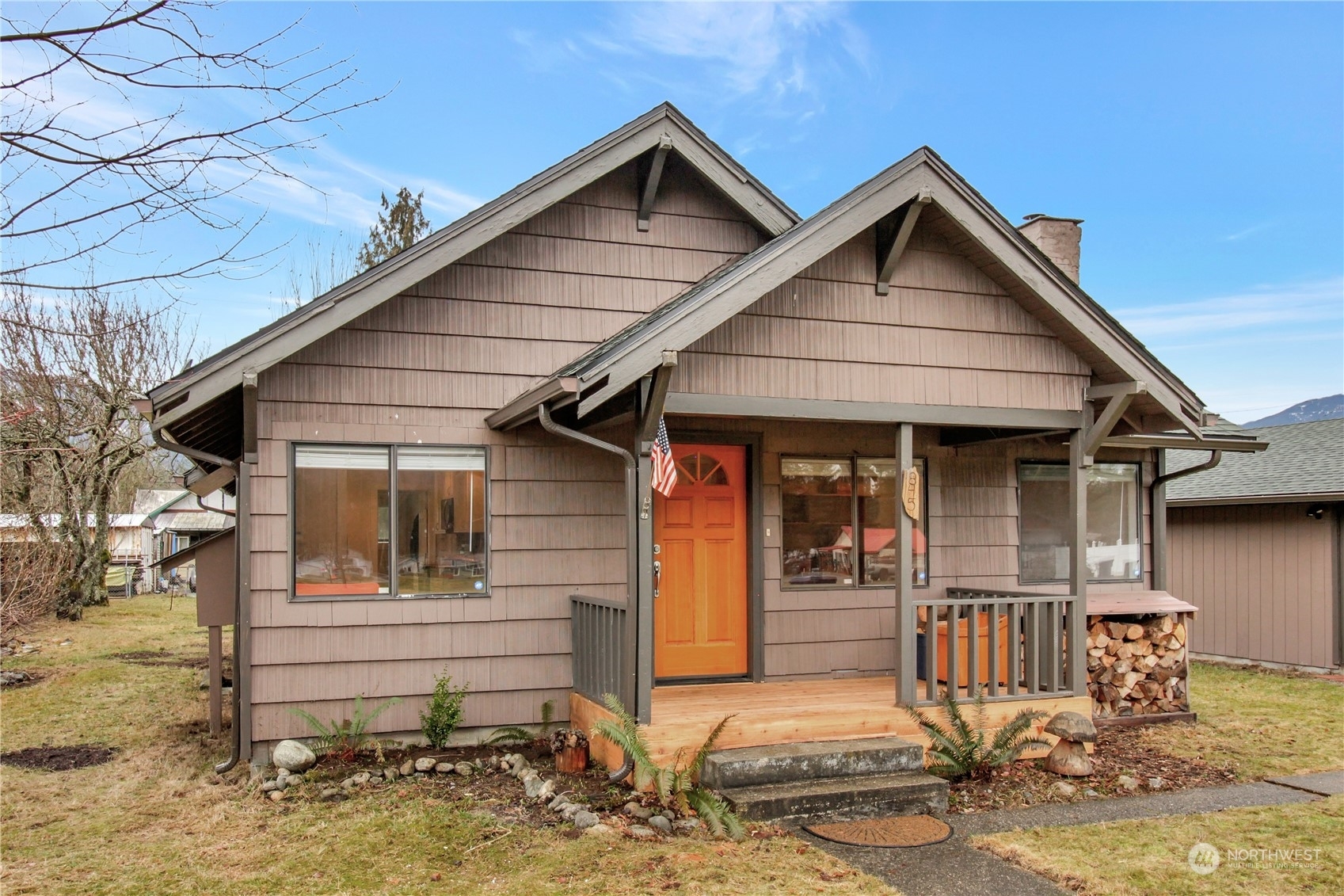 Property Photo:  845 Givens Ave  WA 98241 