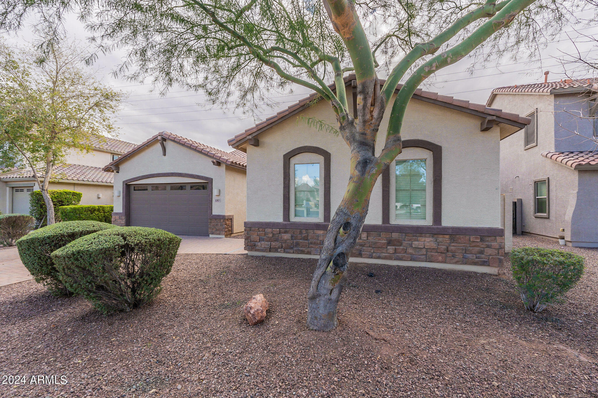 Property Photo:  1083 E Buckingham Avenue  AZ 85297 