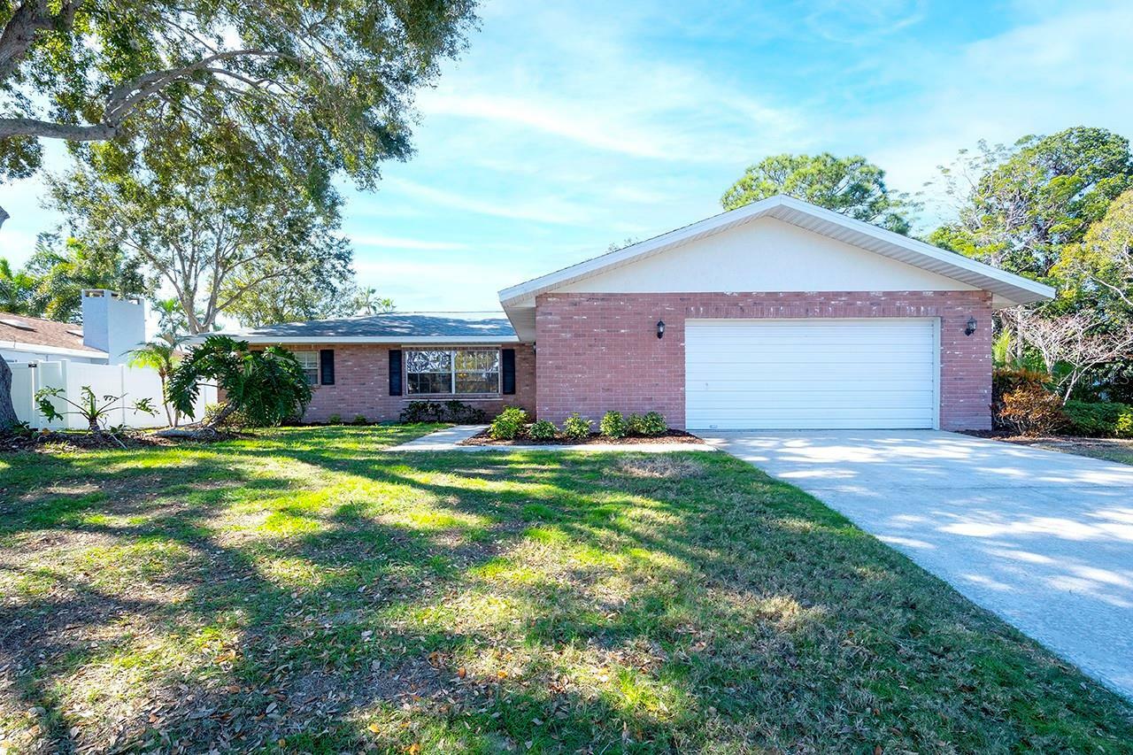 Property Photo:  204 55th Street NW  FL 34209 