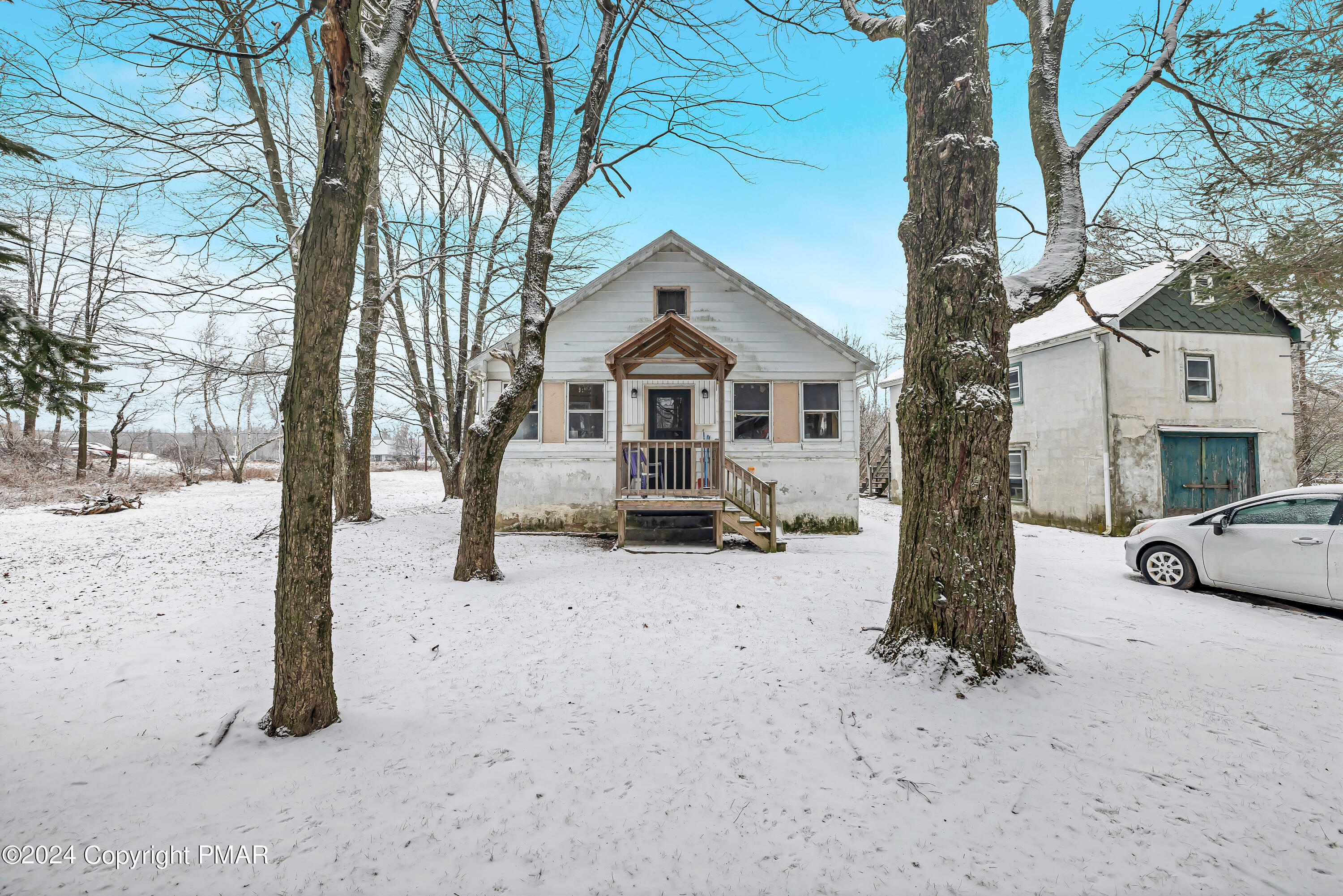 Property Photo:  219 Pocono Road  PA 18346 