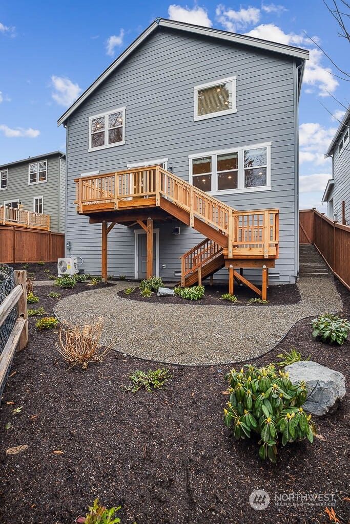 Property Photo: 7424 NE 203rd Street 6 WA 98028