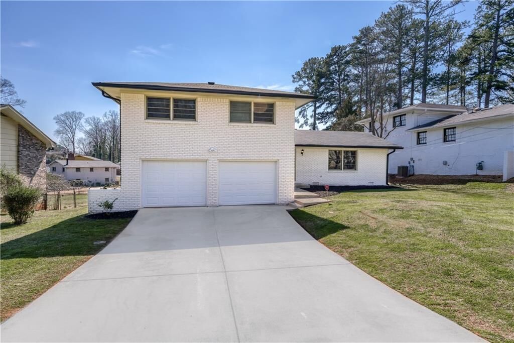 Property Photo:  1888 Twin Falls Road  GA 30032 