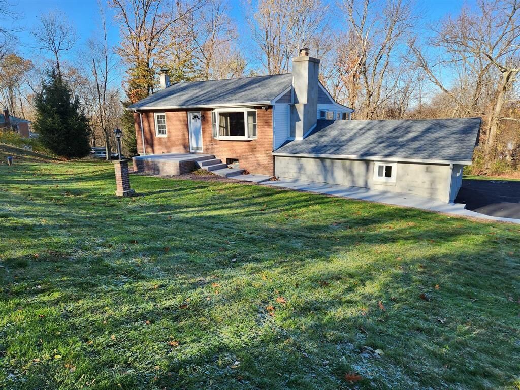 Property Photo:  19 Ridgeview Road  NY 12533 