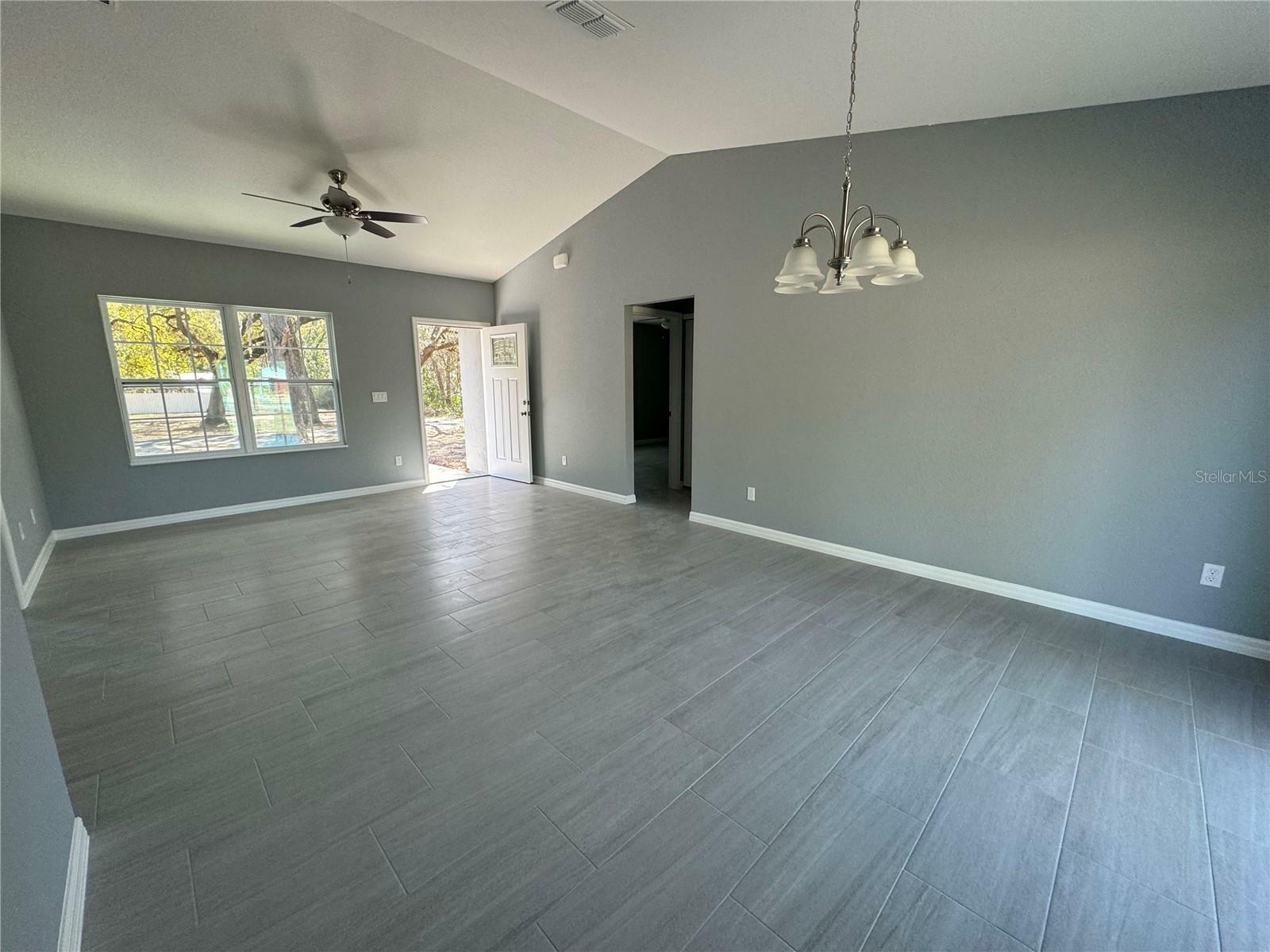 Property Photo:  14814 SE 106th Avenue  FL 34491 