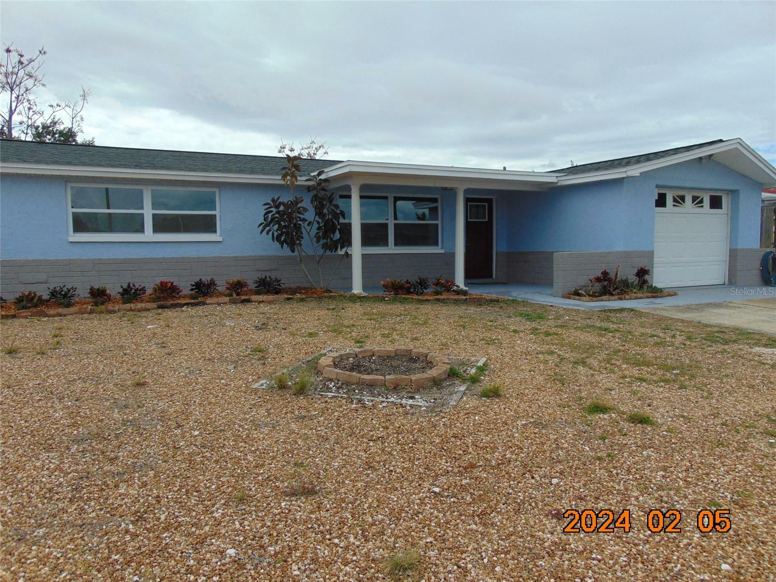 Property Photo:  7600 Sue Ellen Drive  FL 34668 