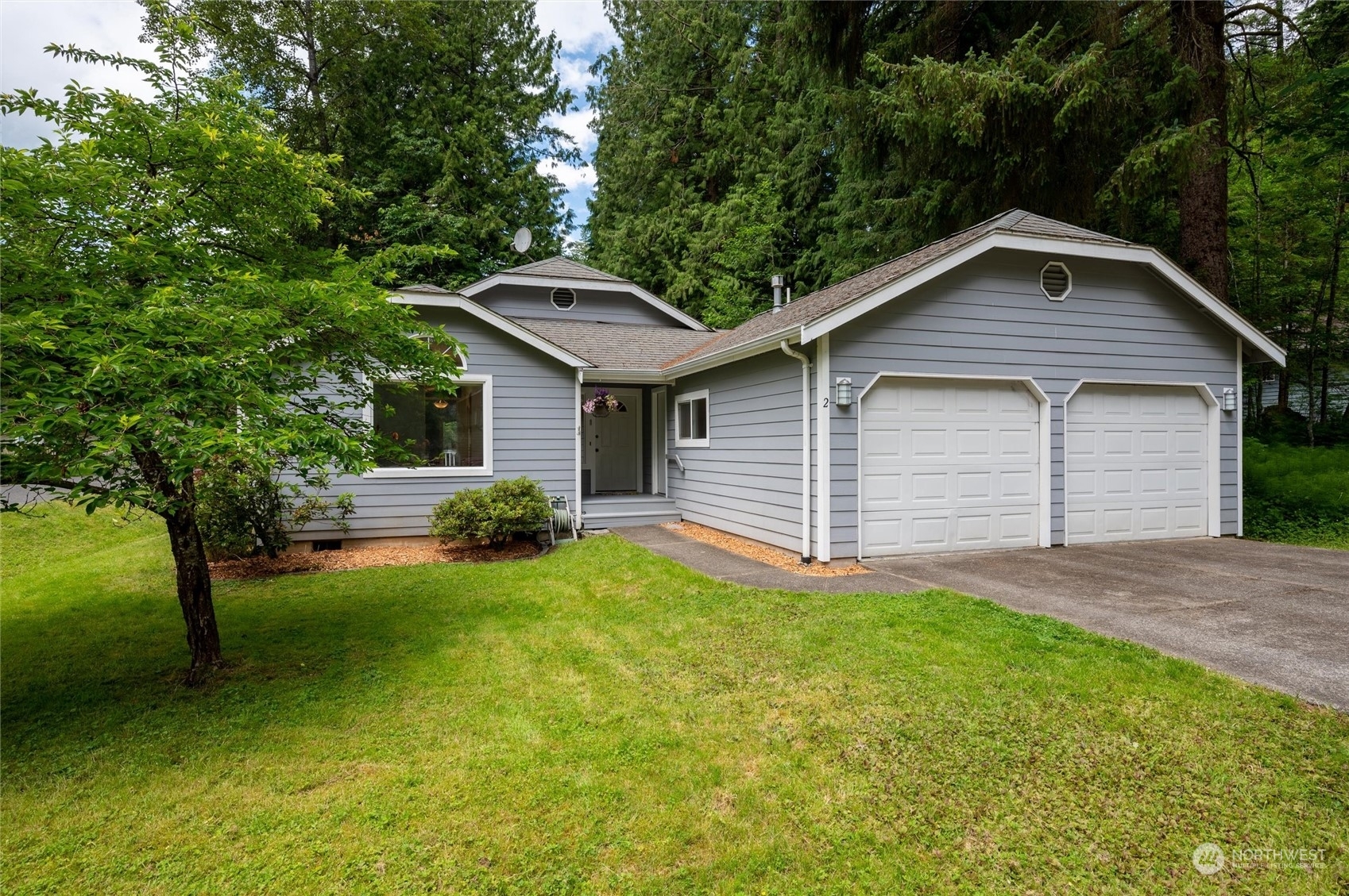 Property Photo:  2 Ravenwood Court  WA 98229 