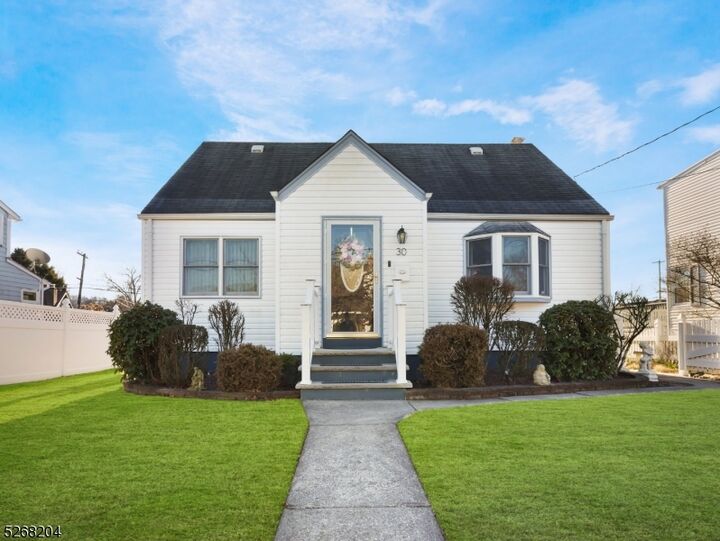 30 Schuyler Ave  Pompton Lakes Boro NJ 07442 photo