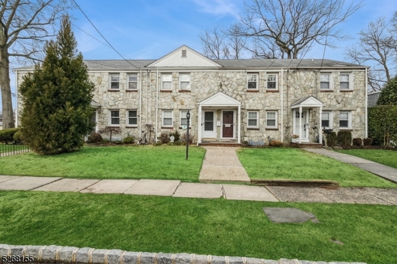 Property Photo: 7 W End Pl NJ 07016