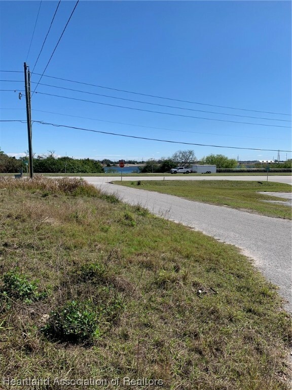 Property Photo:  1102 US 27 Highway S  FL 33852 