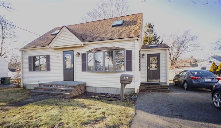 Property Photo: 571 Pleasant St MA 02062