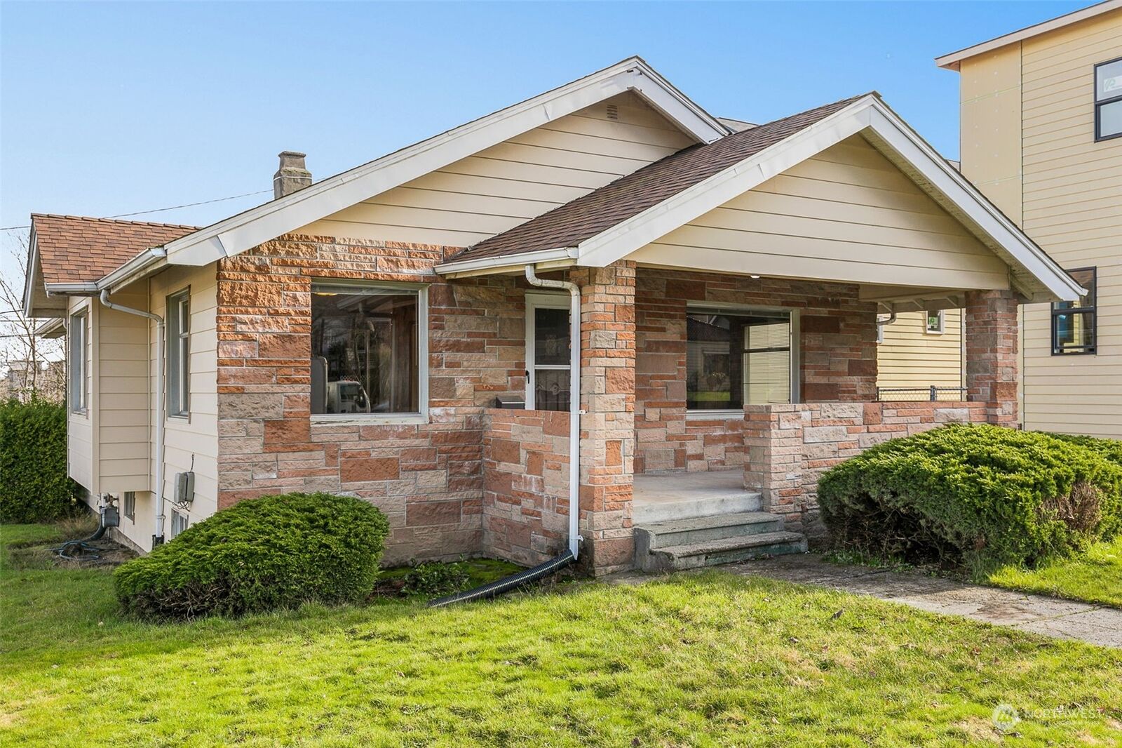Property Photo: 4400 37th Avenue SW WA 98126