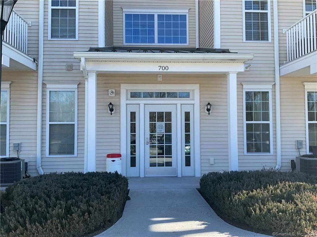 Property Photo: 713 Center Meadow Lane 713 CT 06810