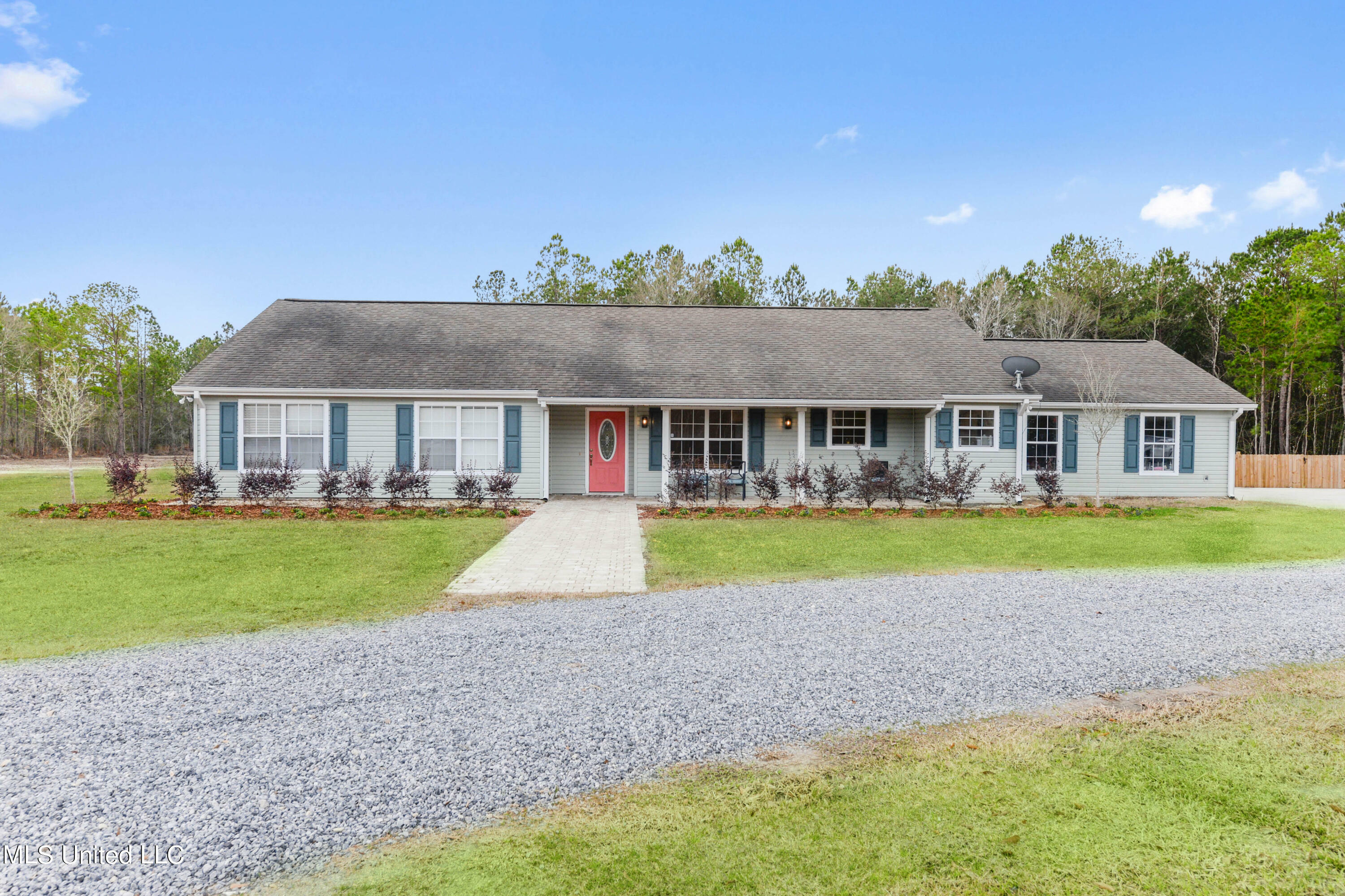 Property Photo:  5519 Lower Bay Road  MS 39520 