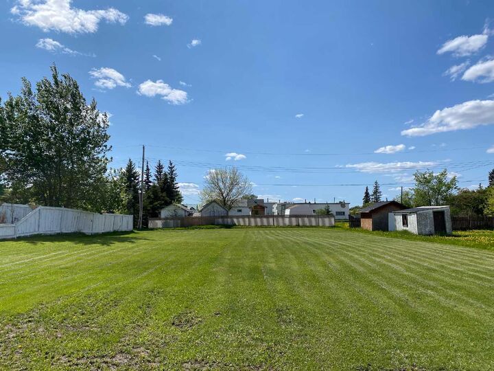 4536 48 Street — photo 1