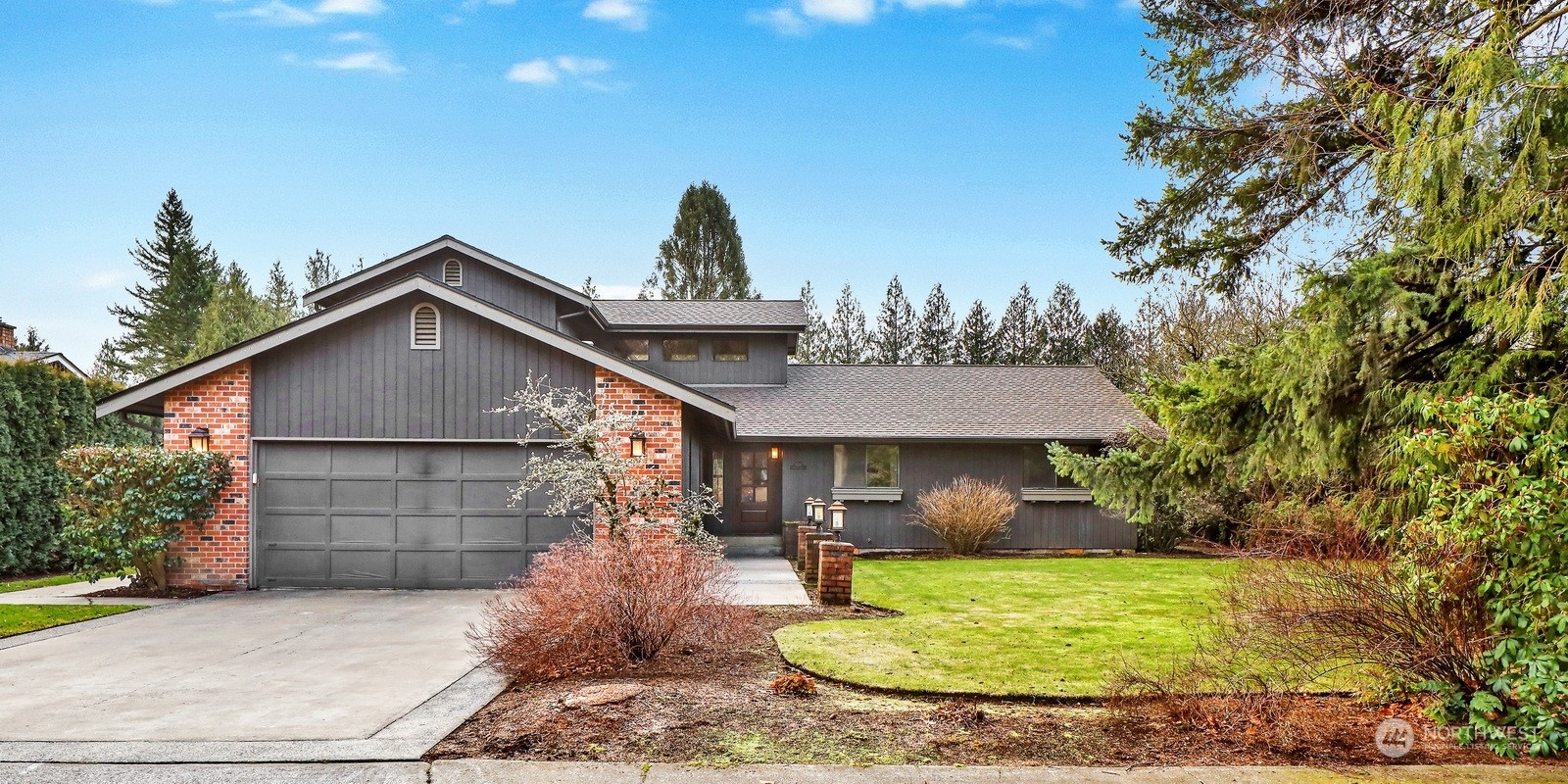 Property Photo:  506 Forest Lane  WA 98264 