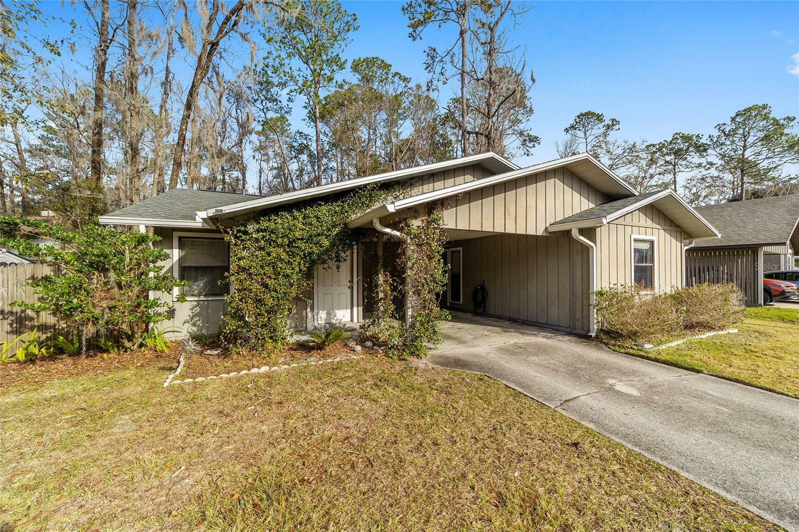 Property Photo:  2126 NW 72nd Place  FL 32653 