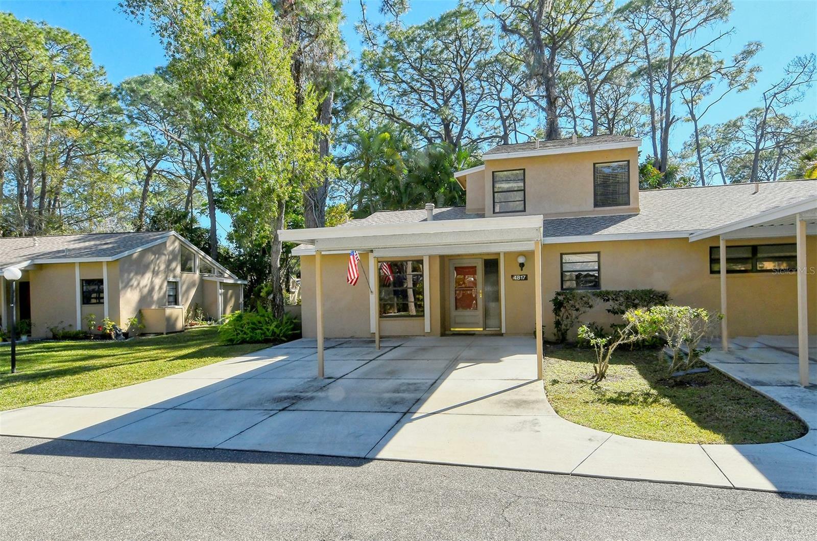 Property Photo:  4817 Village Gardens Drive 109  FL 34234 