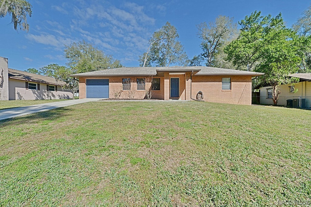 Property Photo:  204 Daisy Lane  FL 34452 