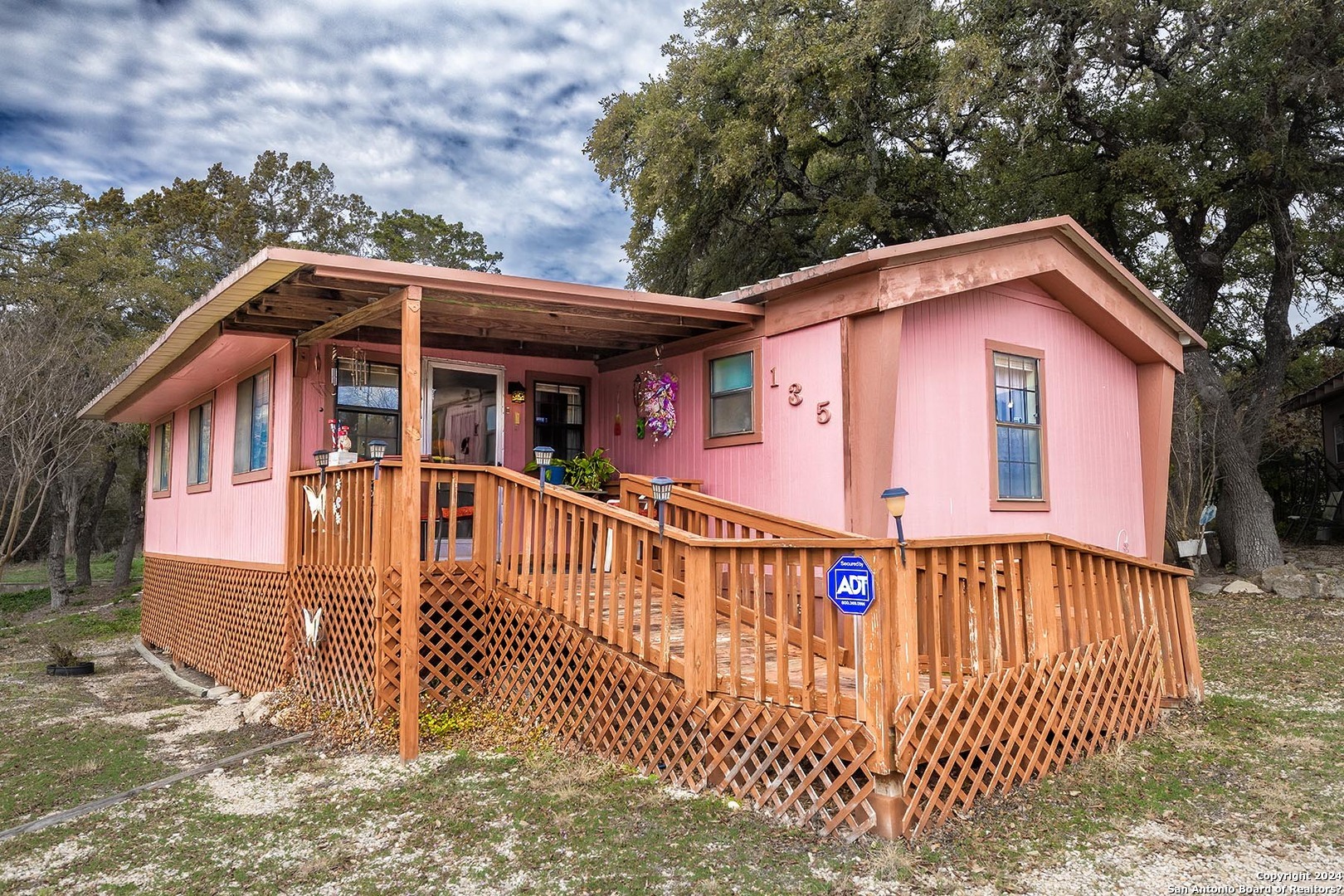 Property Photo: 135 Grey Moss Ct TX 78025