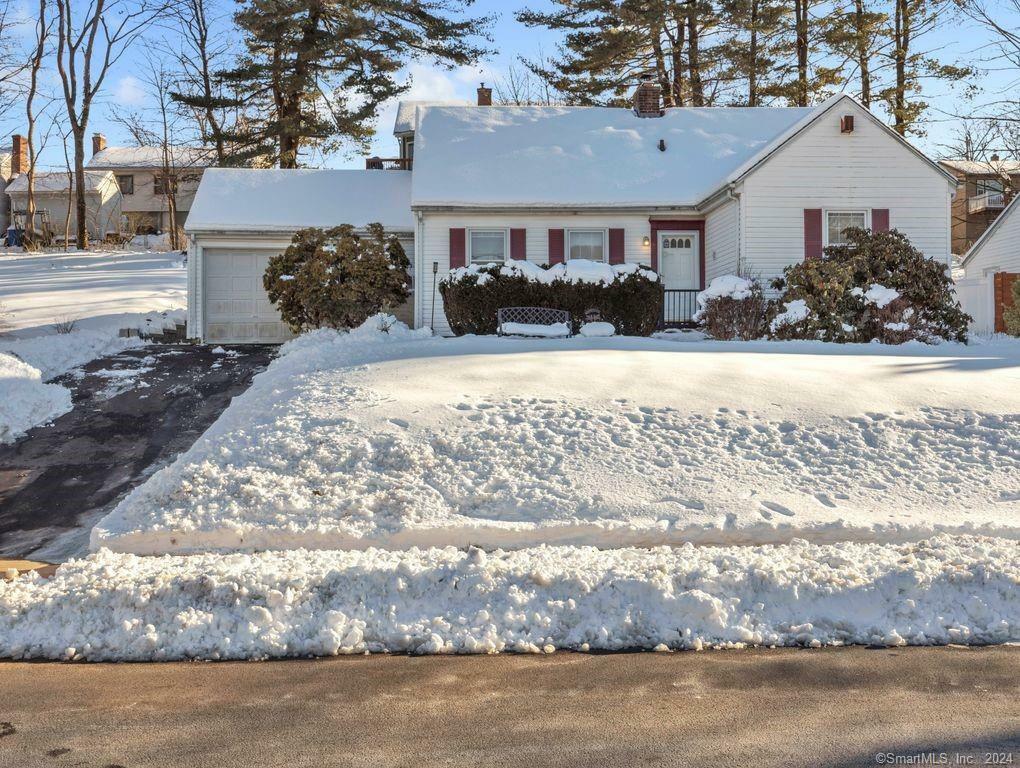 Property Photo: 239 Commonwealth Avenue CT 06053