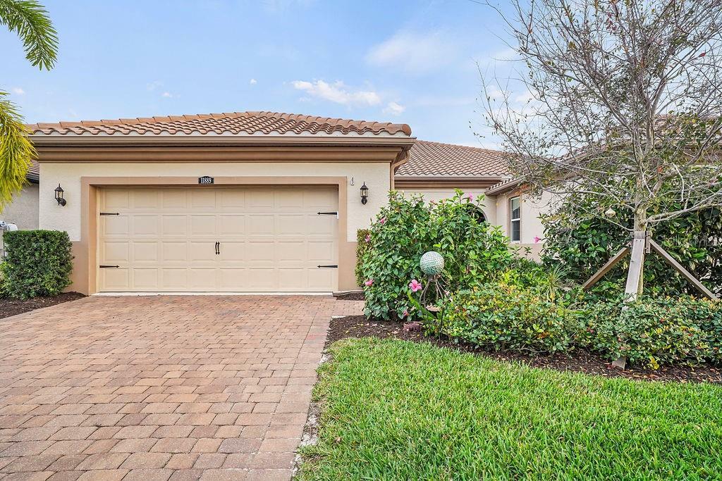 Property Photo:  11889 Tapestry Lane  FL 34293 