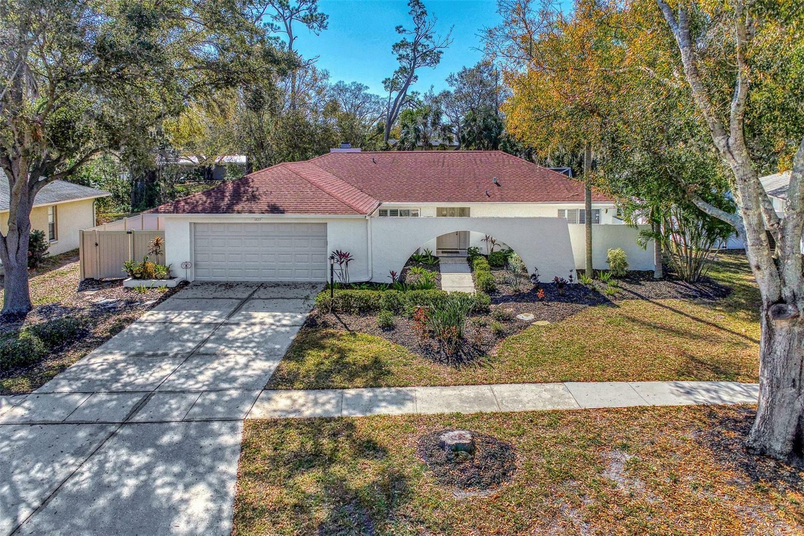 Property Photo:  1822 Woodhaven Circle  FL 34232 