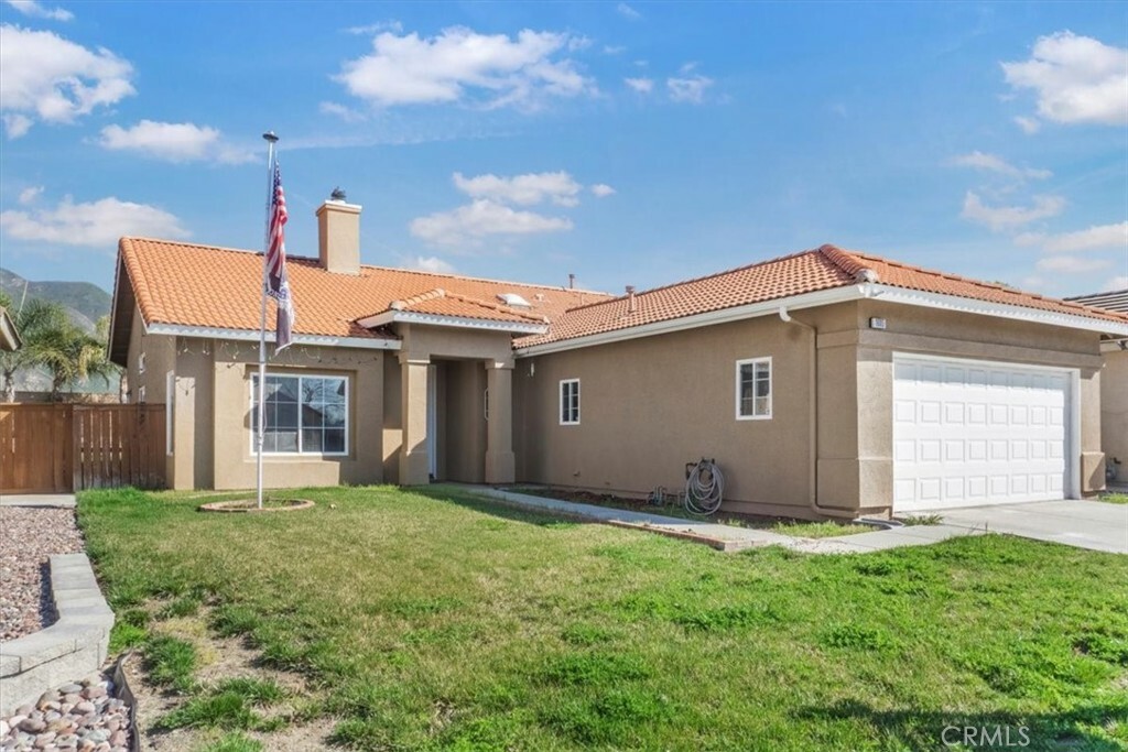 Property Photo:  1685 Western Village Drive  CA 92583 