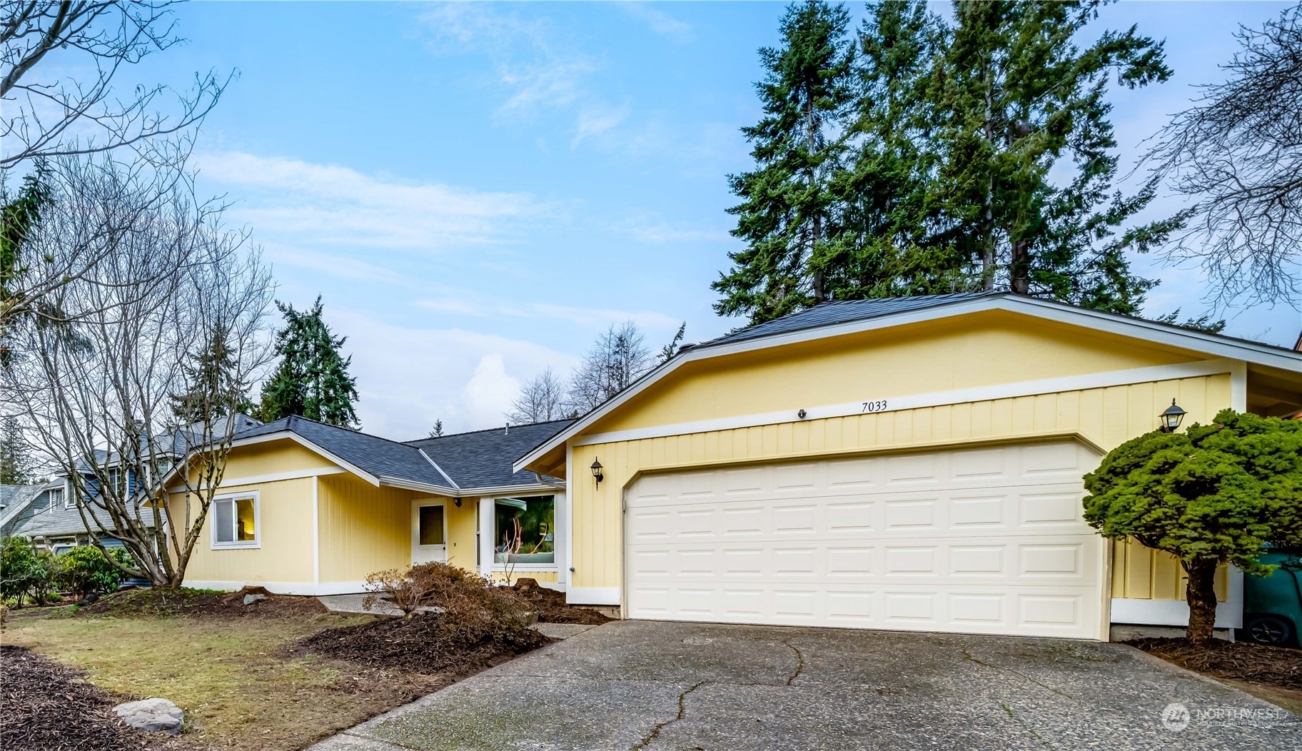 Property Photo: 7033 177th Street SW WA 98026