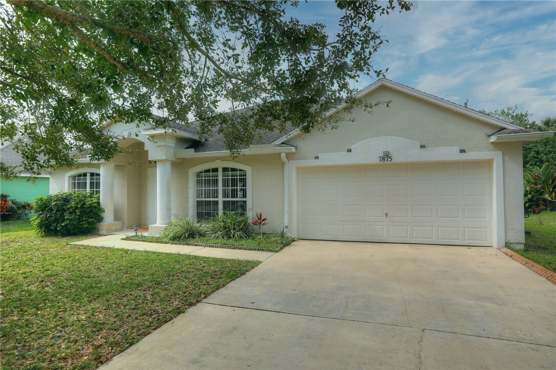 Property Photo:  7875 105th Avenue  FL 32967 