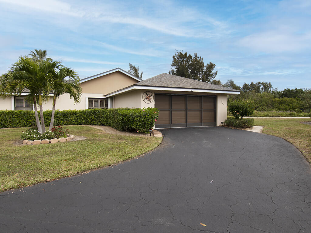 Property Photo:  6260 Mirror Lake Court  FL 32958 