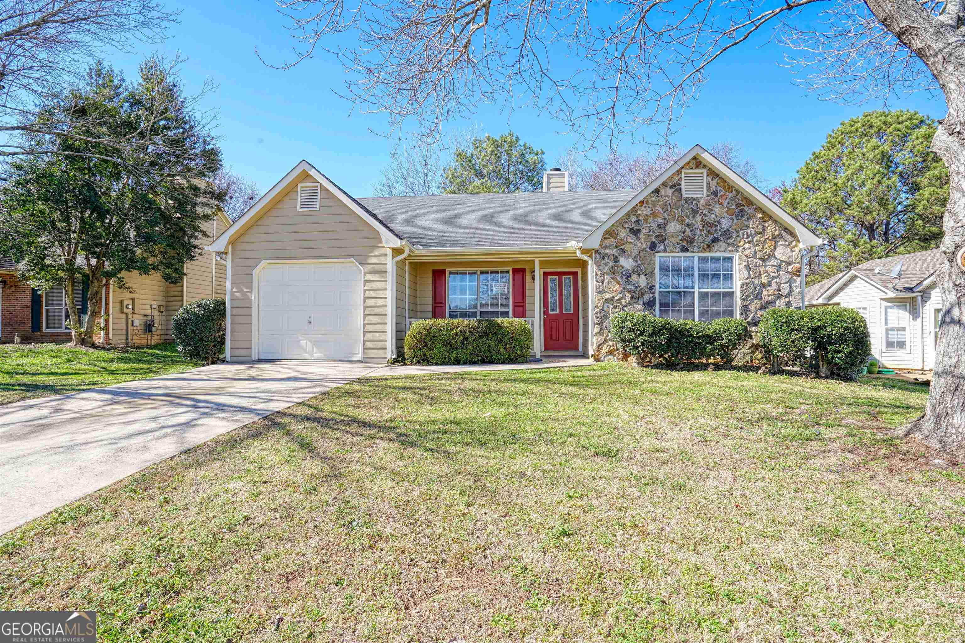 Property Photo: 6555 Planters Court GA 30260