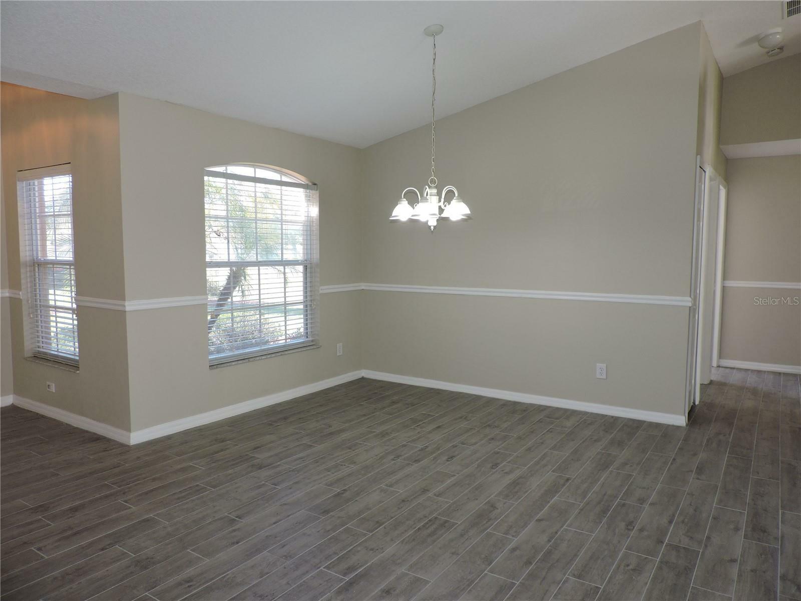 Property Photo:  413 Coventry Estates Boulevard  FL 32725 