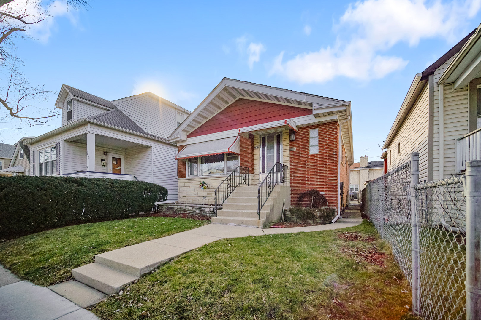 Property Photo:  3520 N Neenah Avenue  IL 60634 