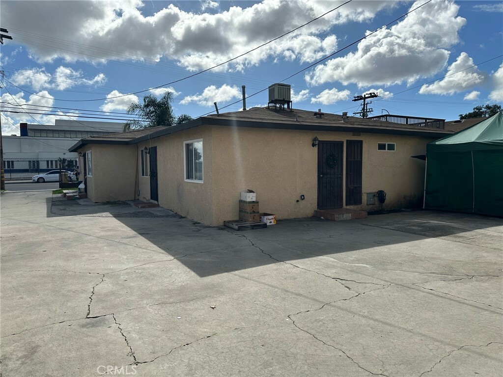 Property Photo:  1451 W 108th Street  CA 90047 