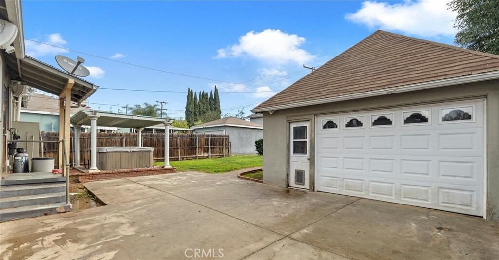 Property Photo:  6226 Acacia Avenue  CA 90601 