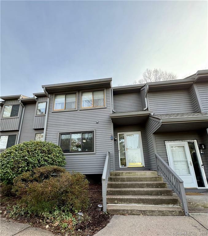 Property Photo:  158 Conestoga Way 158  CT 06033 