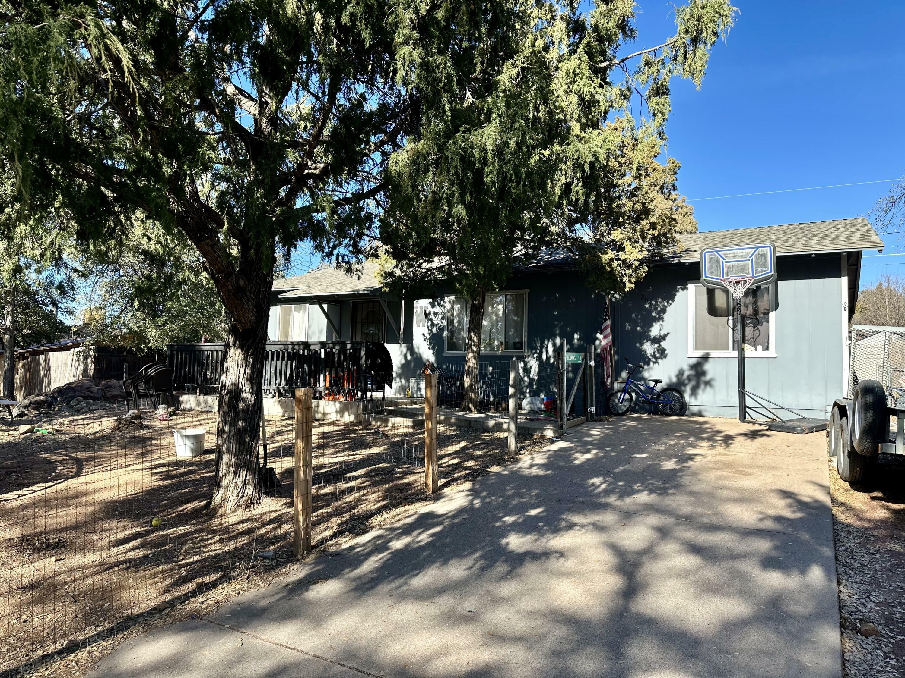 Property Photo:  204 W Roundup Road  AZ 85541 