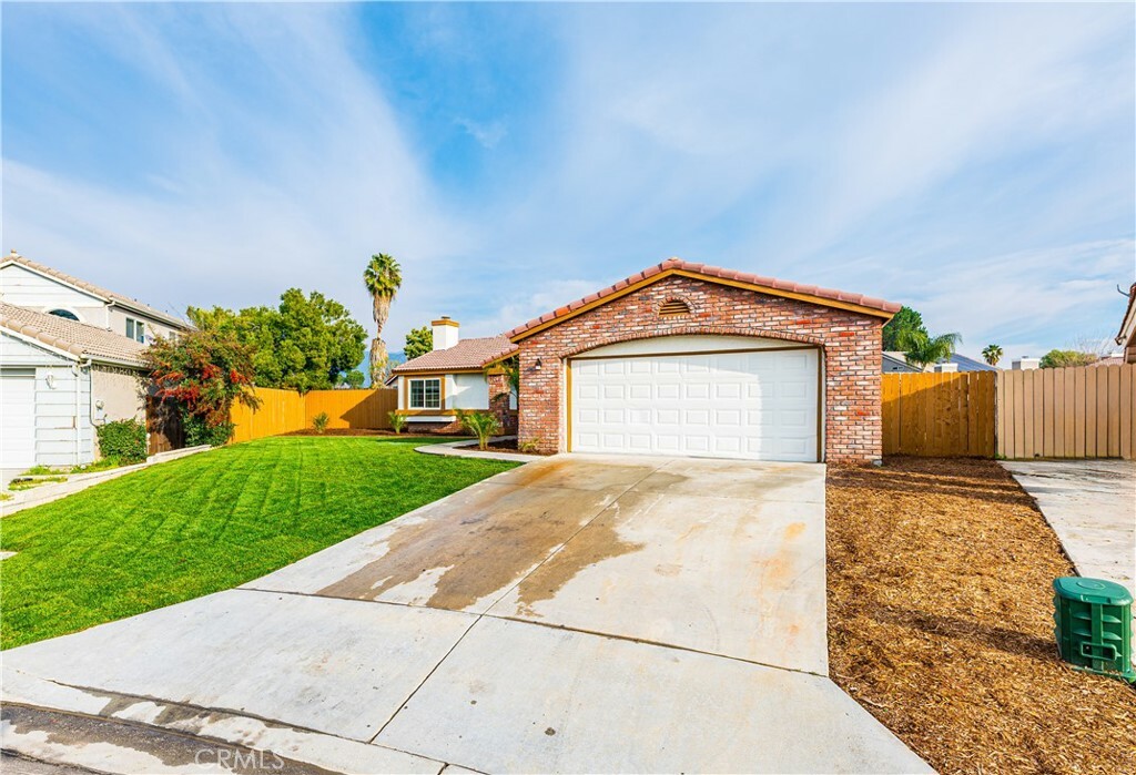 Property Photo:  25048 Bodega Court  CA 92544 