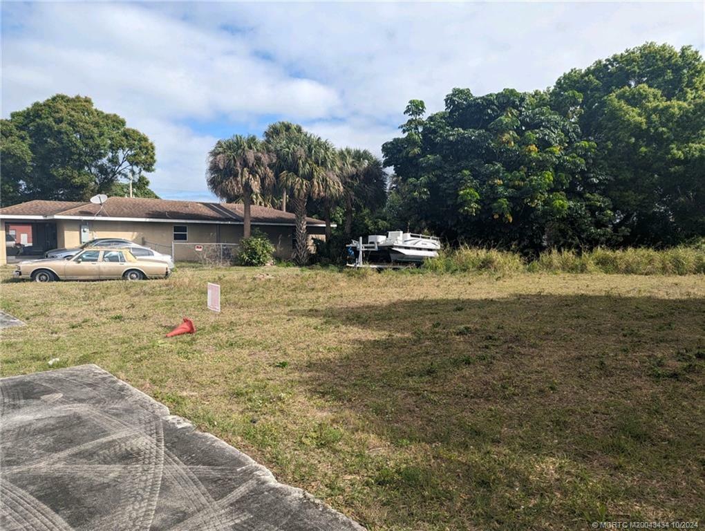 Property Photo:  434 N 19th Street  FL 34950 