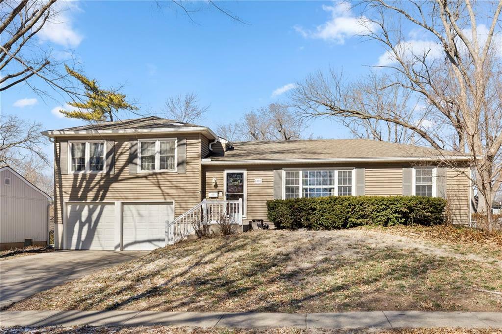 Property Photo: 6008 W 101st Place KS 66207