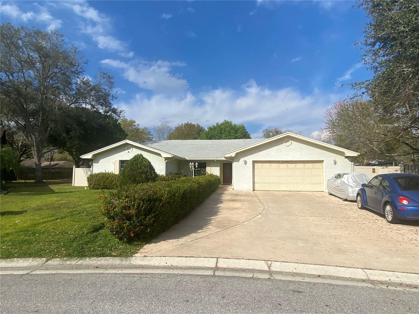 Property Photo:  1818 Cherrywood Court  FL 34769 