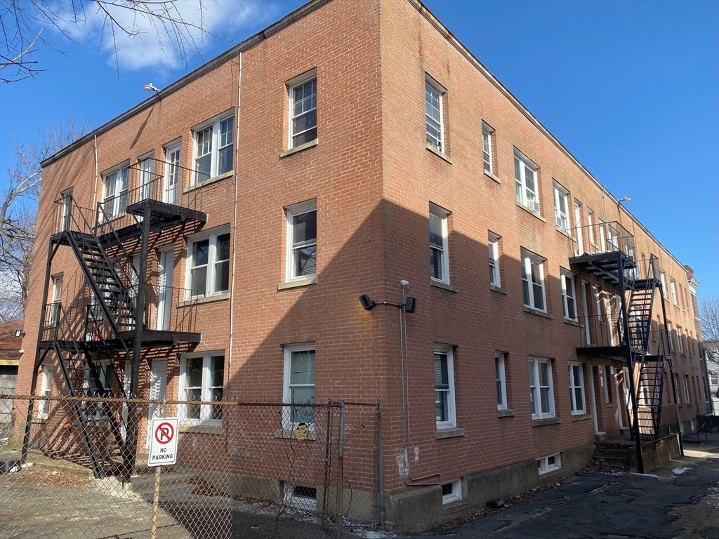 Property Photo: 33 Lincoln St MA 01902