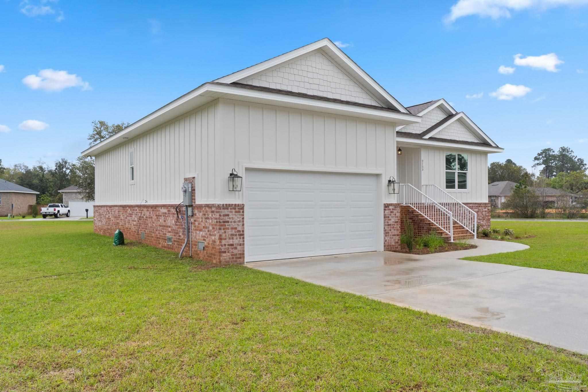 Property Photo:  2121 Anna Ct  FL 32583 