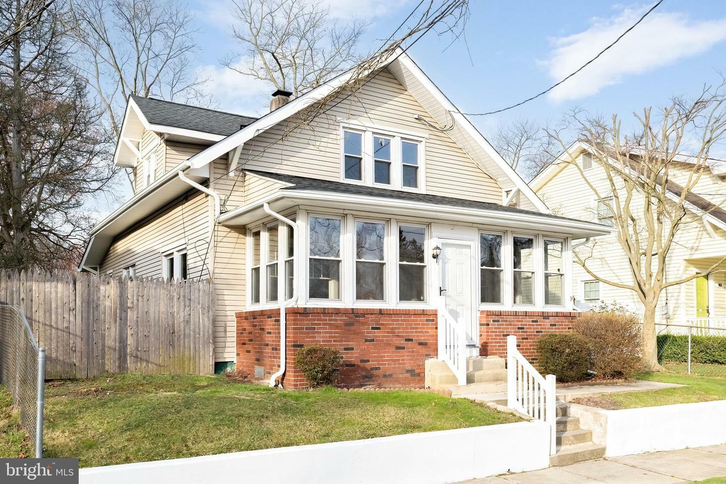 Property Photo:  867 New Jersey Avenue  NJ 08096 