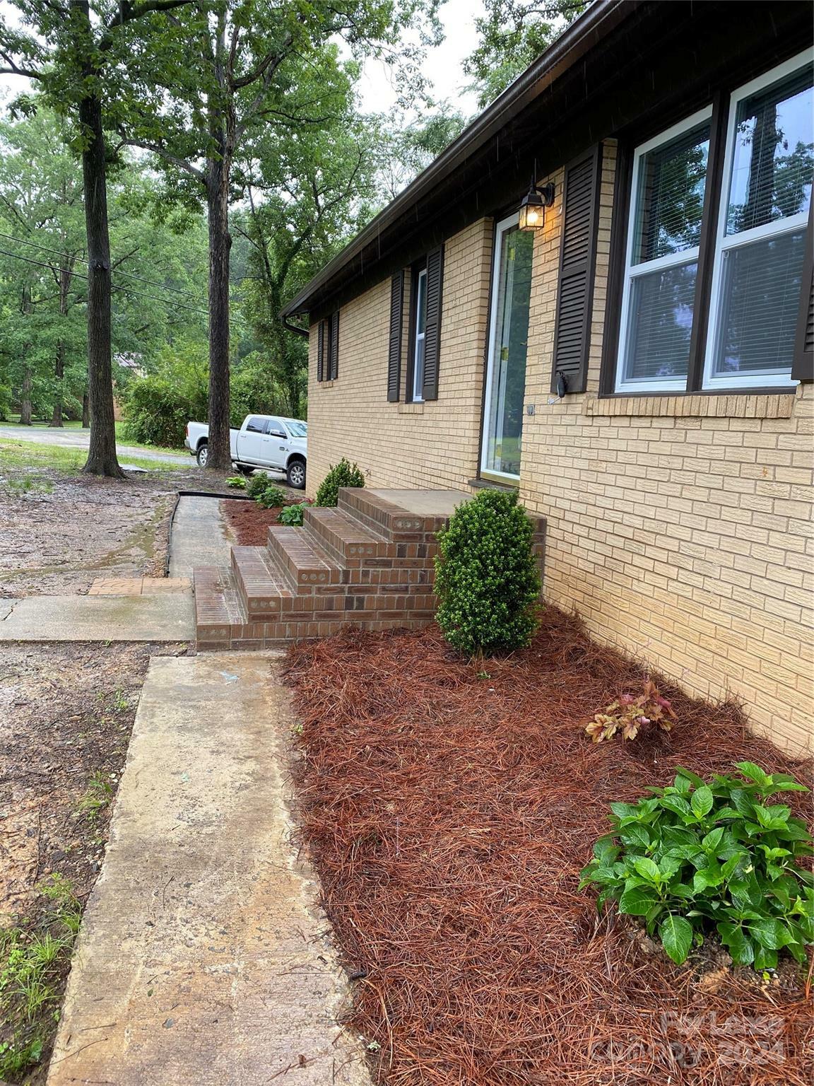 Property Photo:  5411 Beverly Drive  NC 28079 