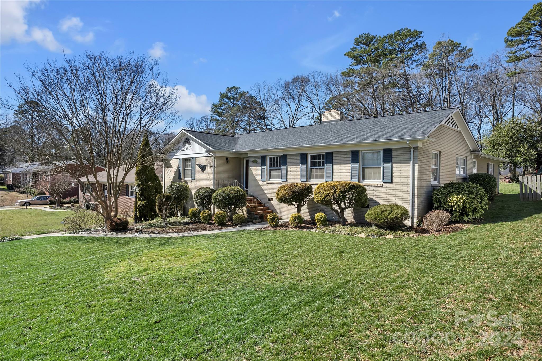 Property Photo:  1003 Athenian Drive  NC 28052 