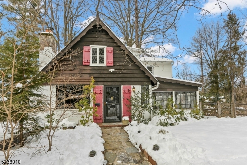 Property Photo: 19 Park Rd NJ 07871