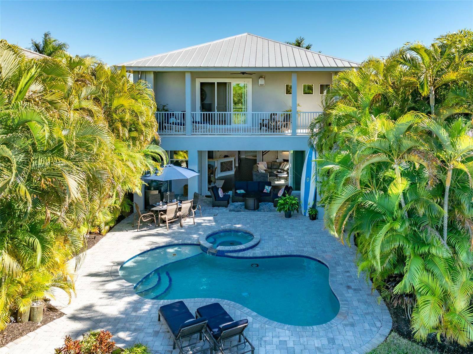 Property Photo: 4409 5th Avenue NE FL 34208