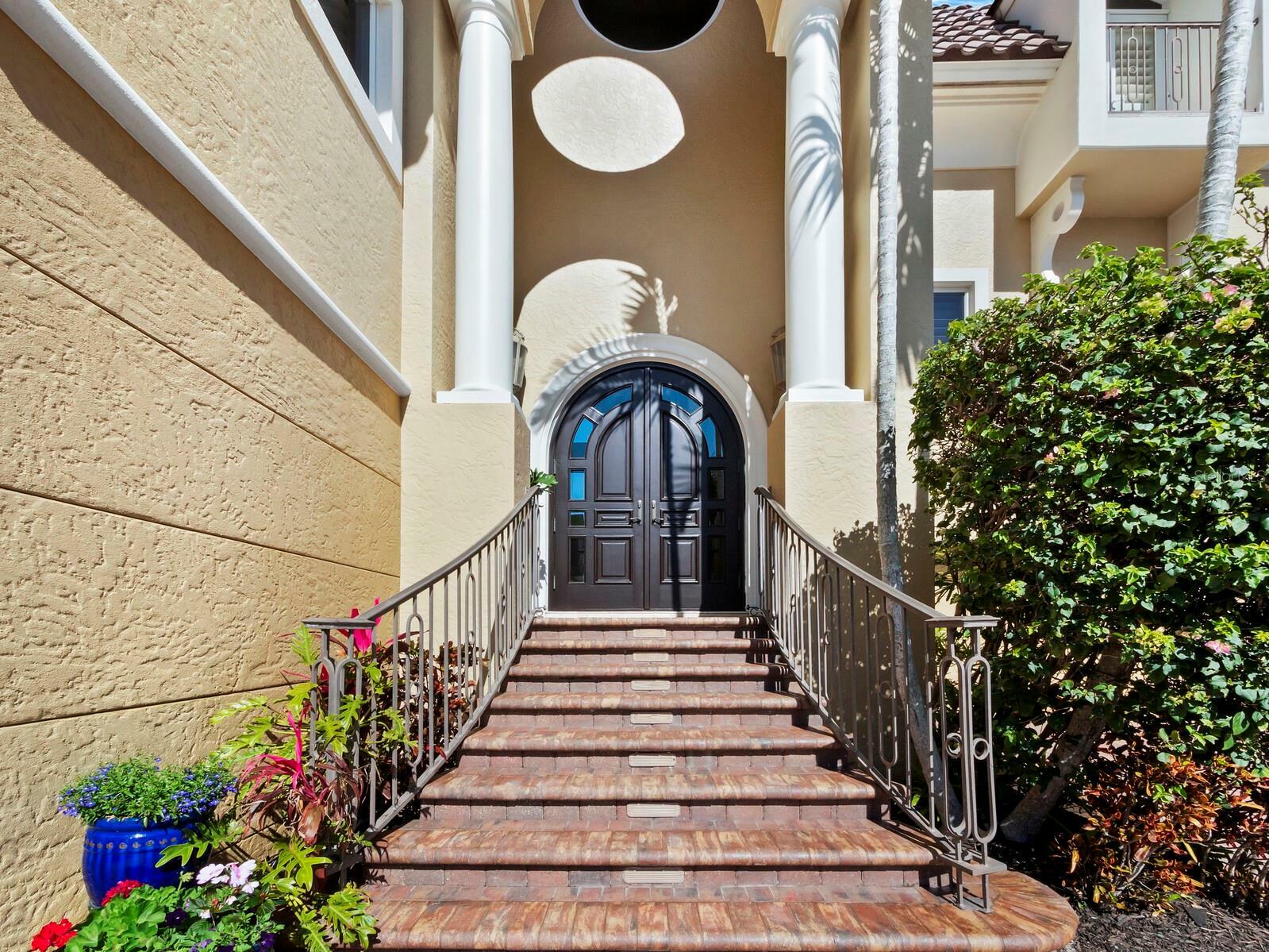 Property Photo: 551 Putter Lane FL 34228